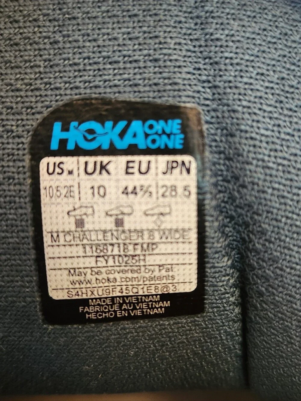 HOKA WIDE Challenger 8 Trail Running Shoes
